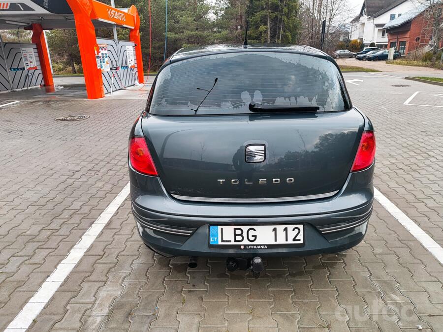 SEAT Toledo 3 generation Hatchback