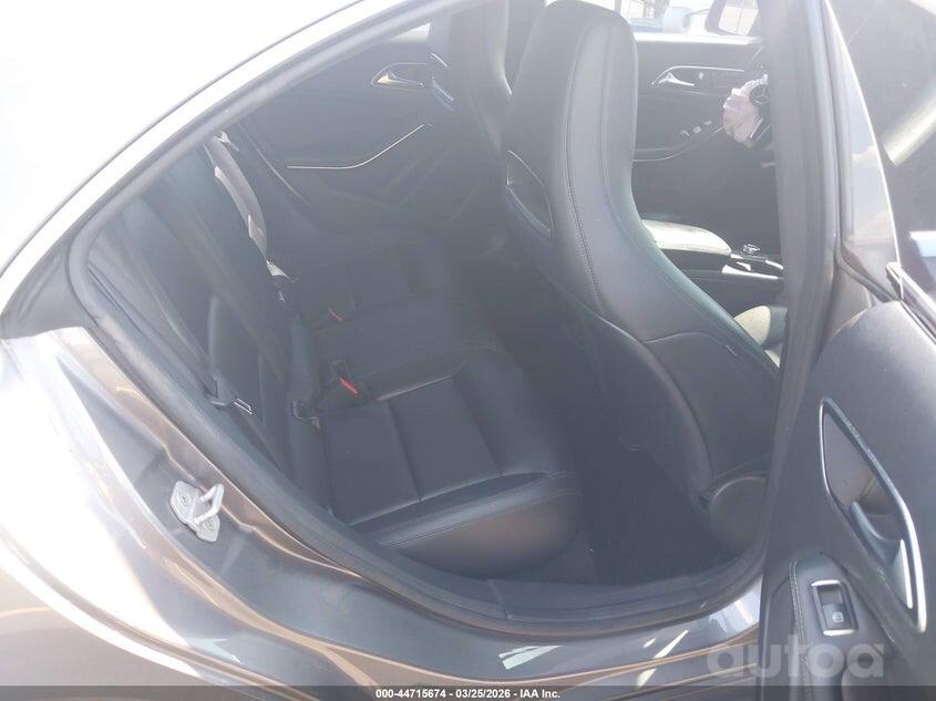 Mercedes-Benz CLA250 2014