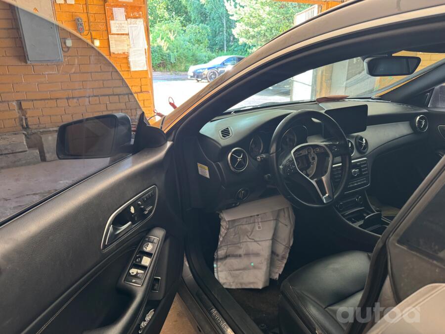 Mercedes-Benz CLA250 2014