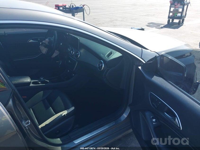 Mercedes-Benz CLA250 2014