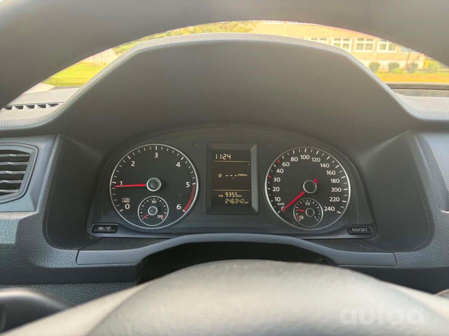 Volkswagen Caddy 4 generation Kombi Maxi minivan 4-doors
