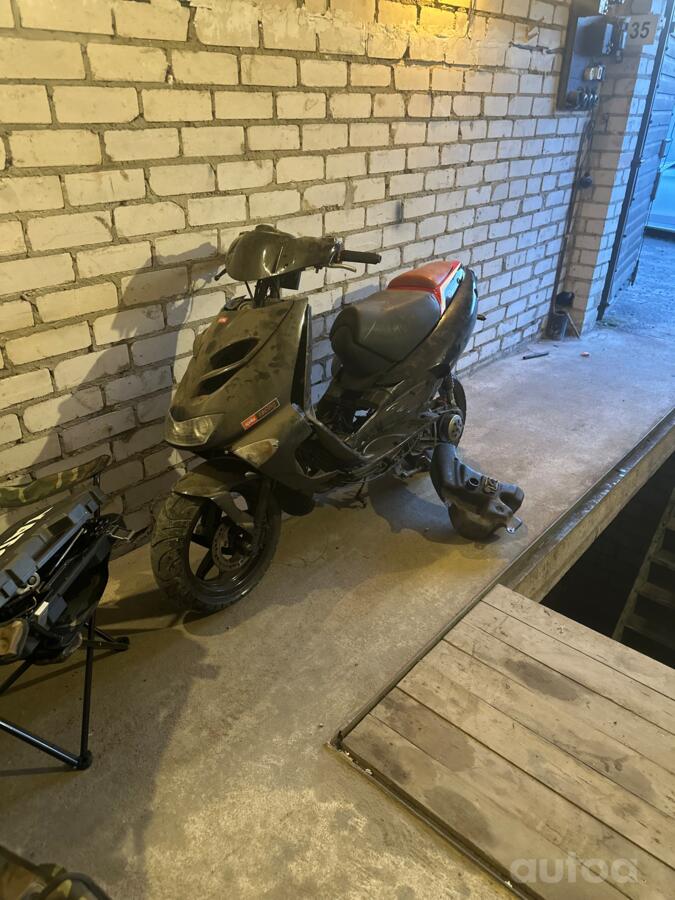 Aprilia SR