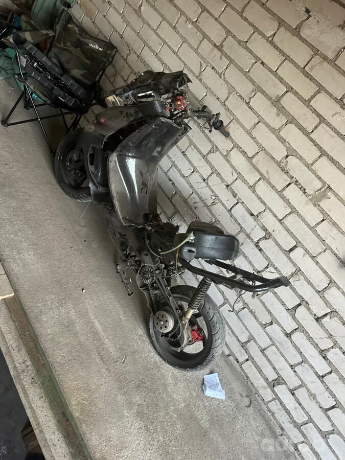 Aprilia SR