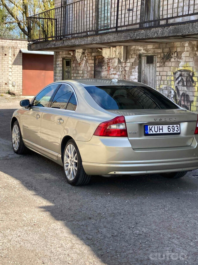 Volvo S80