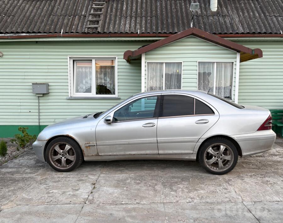 Mercedes-Benz C-Class W203/S203/CL203 Sedan
