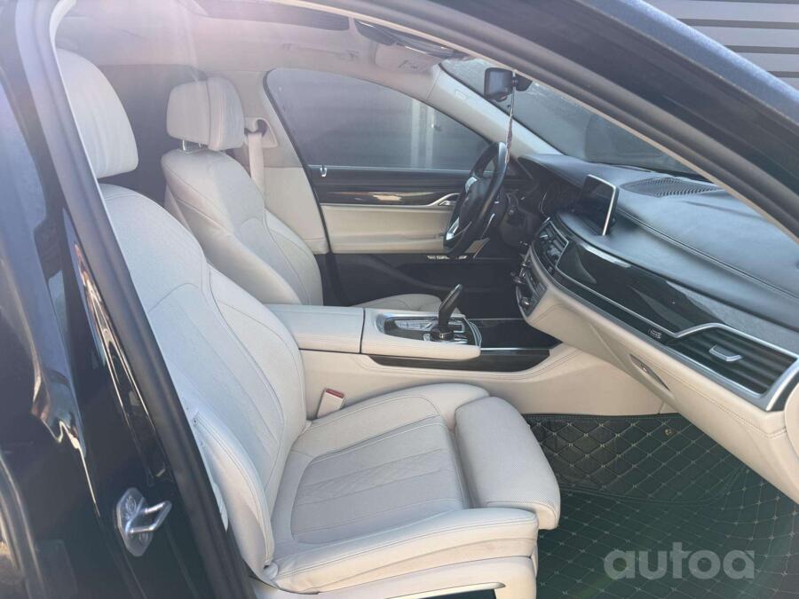 BMW 7 Series F01/F02 Sedan