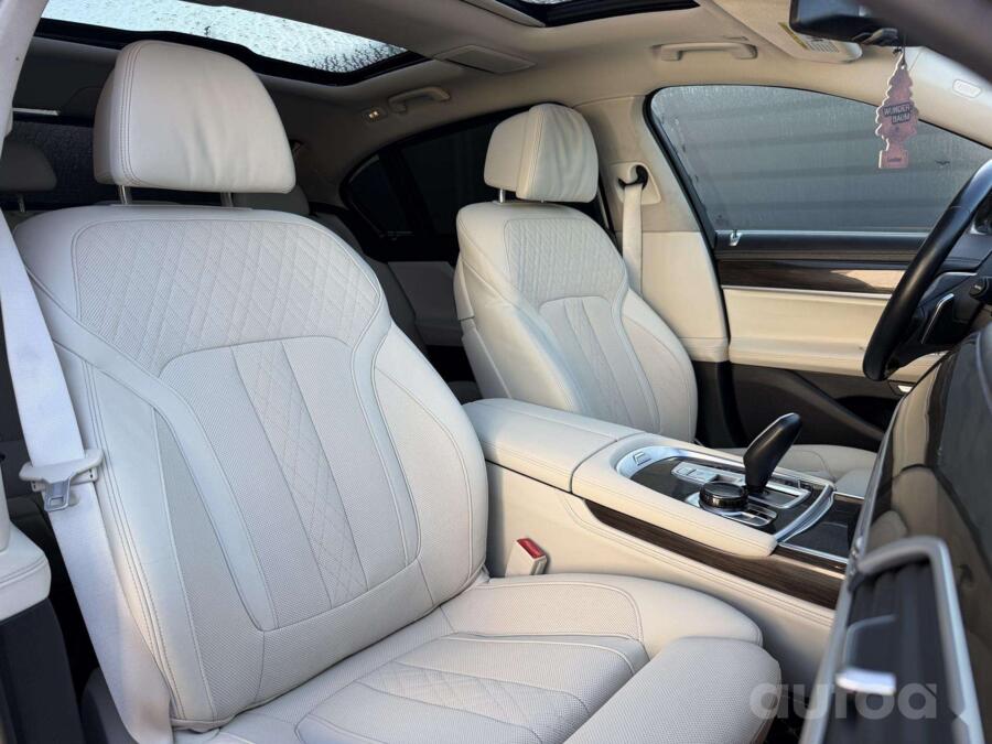 BMW 7 Series F01/F02 Sedan