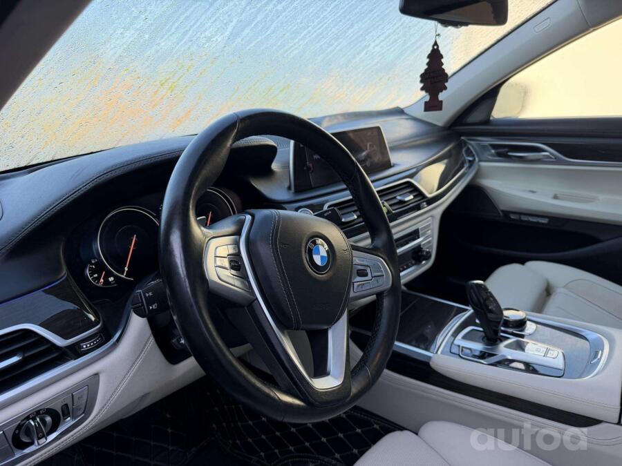 BMW 7 Series F01/F02 Sedan