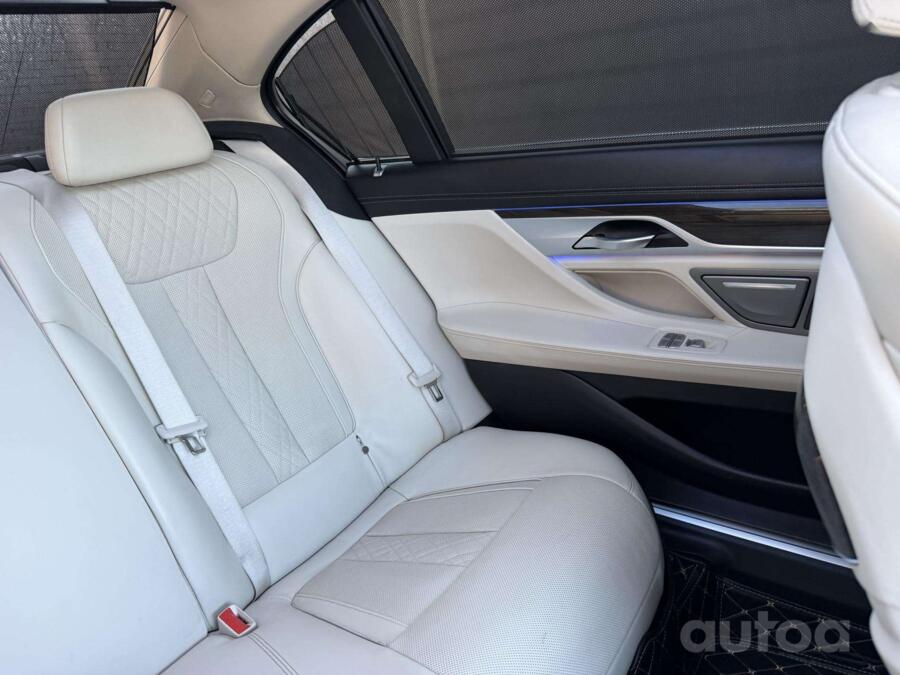 BMW 7 Series F01/F02 Sedan