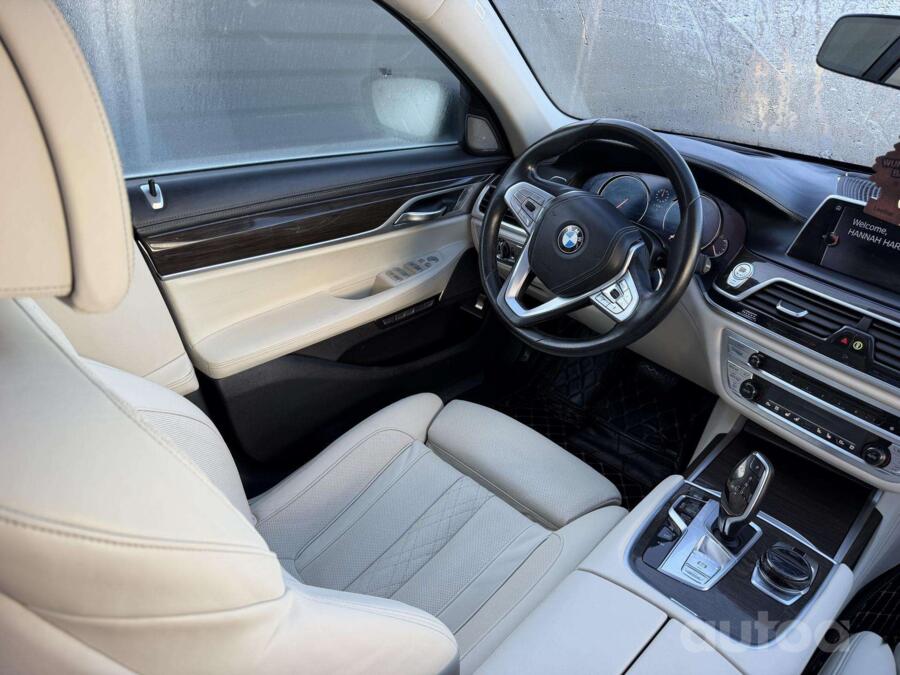 BMW 7 Series F01/F02 Sedan