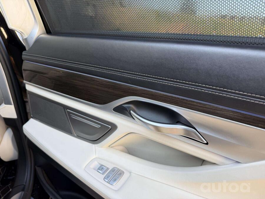 BMW 7 Series F01/F02 Sedan