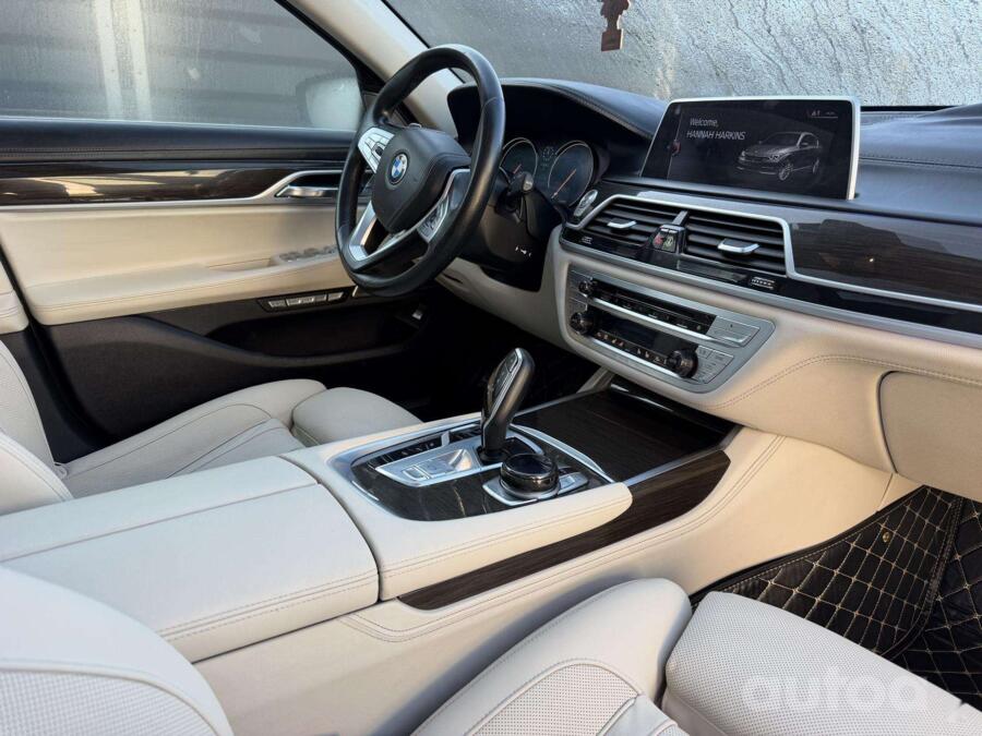 BMW 7 Series F01/F02 Sedan