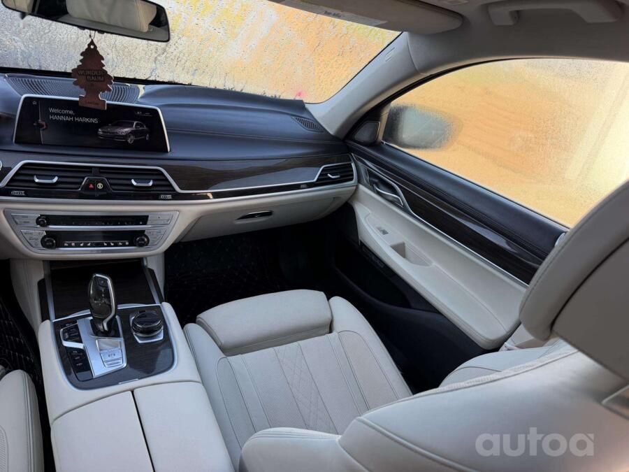 BMW 7 Series F01/F02 Sedan