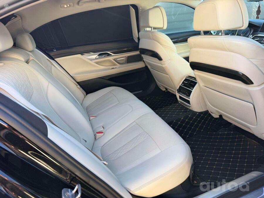 BMW 7 Series F01/F02 Sedan