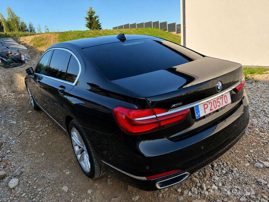 BMW 7 Series F01/F02 Sedan