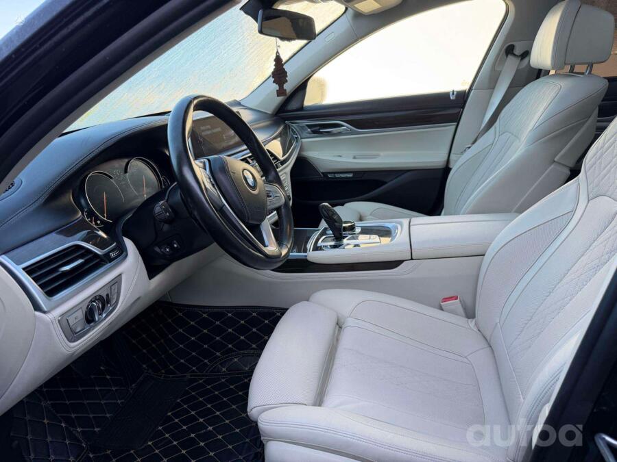 BMW 7 Series F01/F02 Sedan