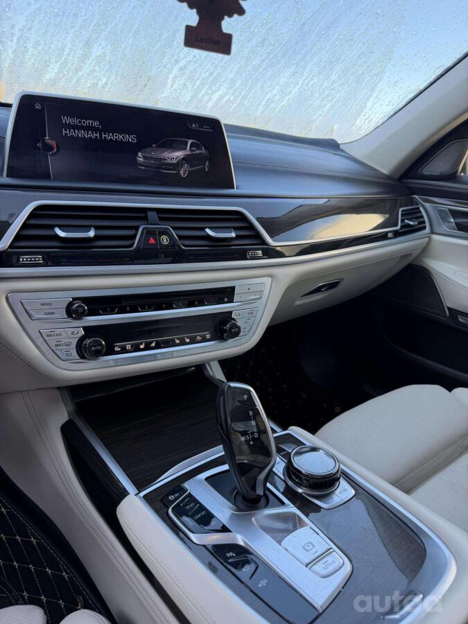 BMW 7 Series F01/F02 Sedan