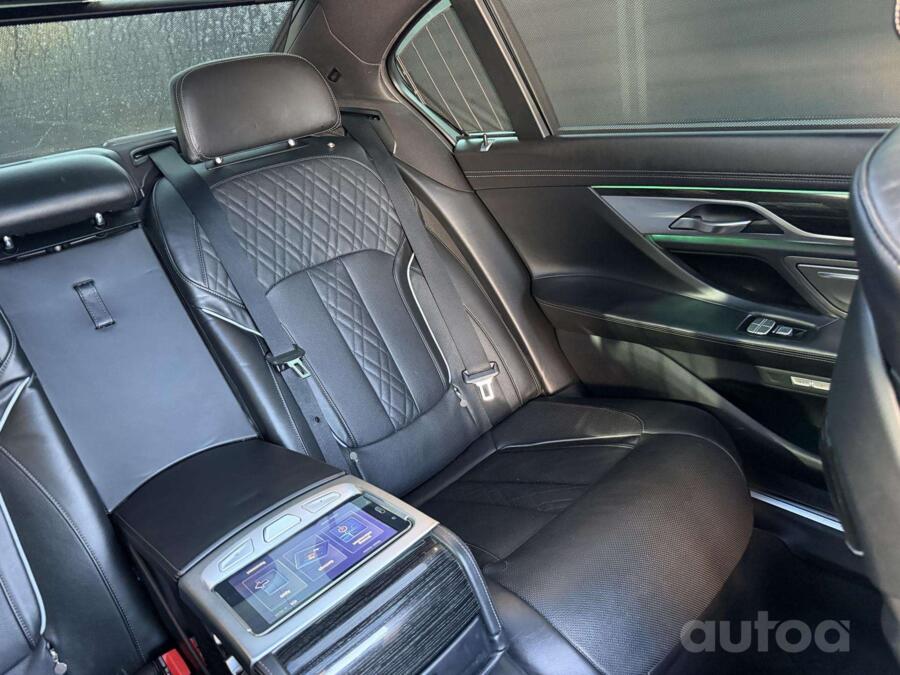 BMW 7 Series F01/F02 [restyling] Sedan
