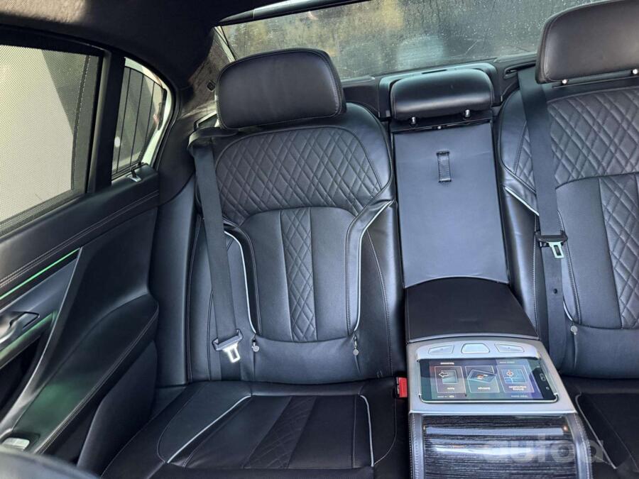 BMW 7 Series F01/F02 [restyling] Sedan