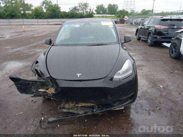 Tesla Model Y 1 generation Crossover