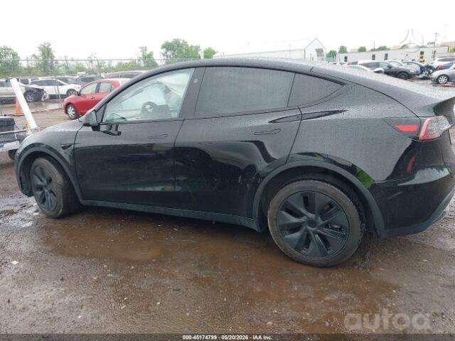 Tesla Model Y 1 generation Crossover