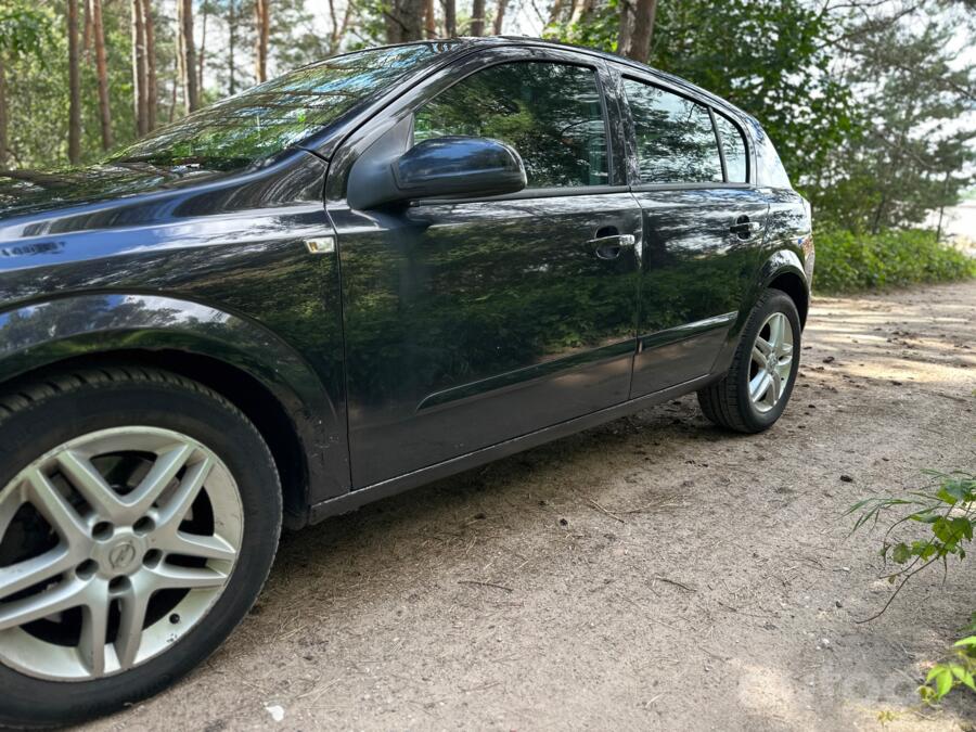 Opel Astra H Hatchback