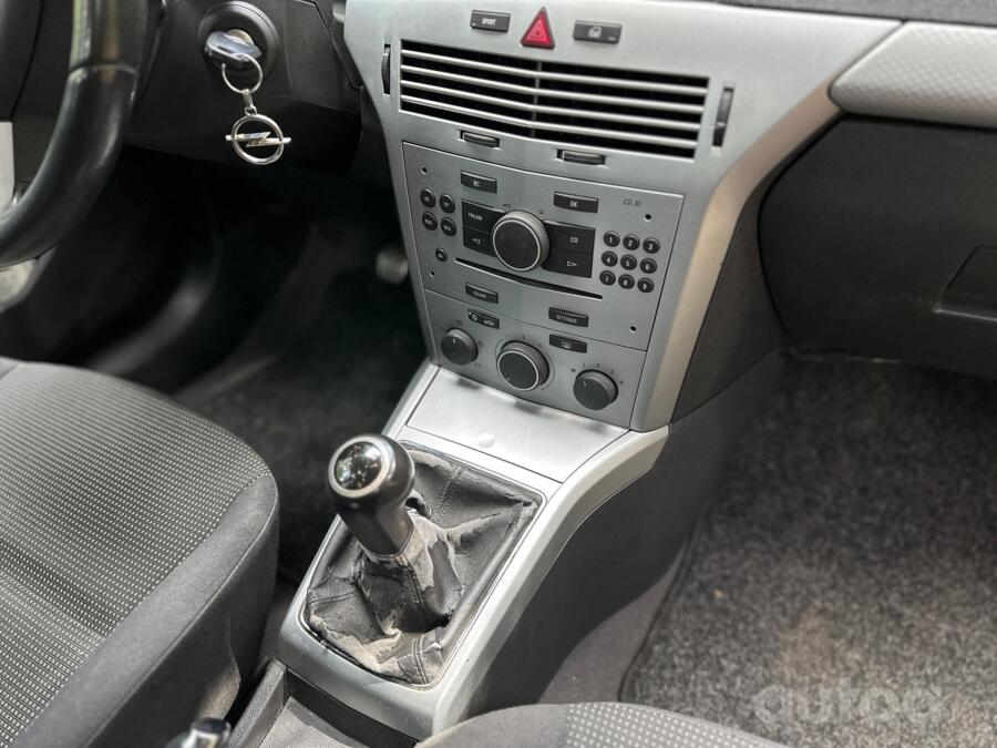 Opel Astra H Hatchback