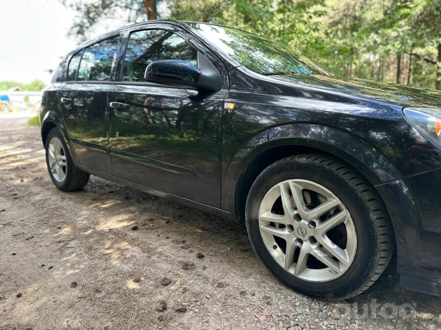 Opel Astra H Hatchback