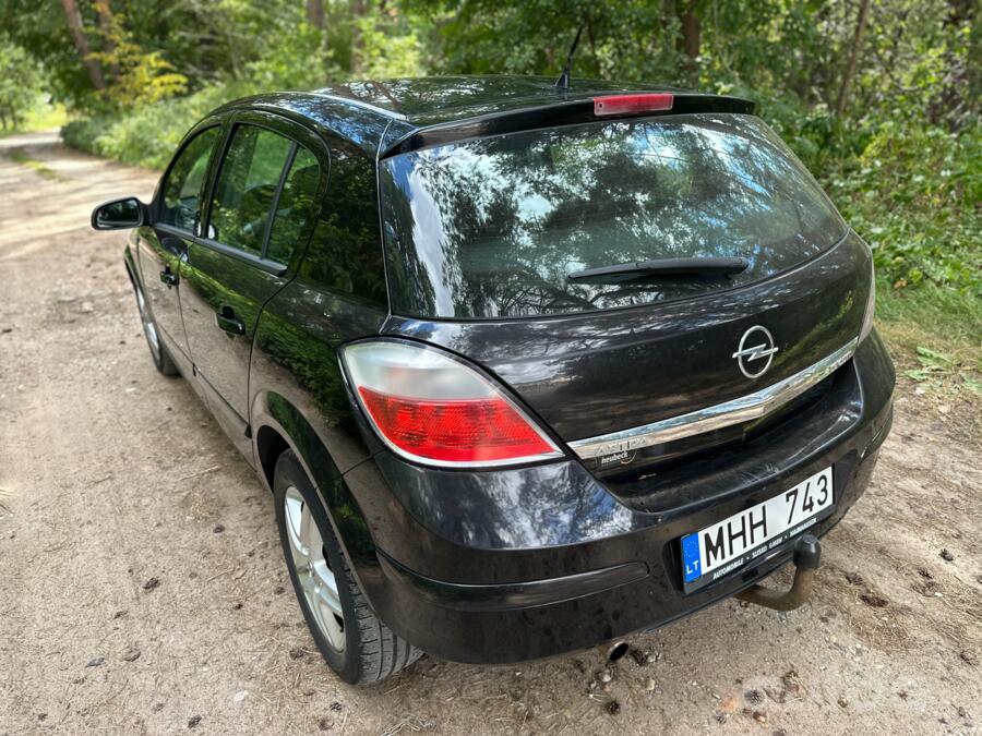 Opel Astra H Hatchback