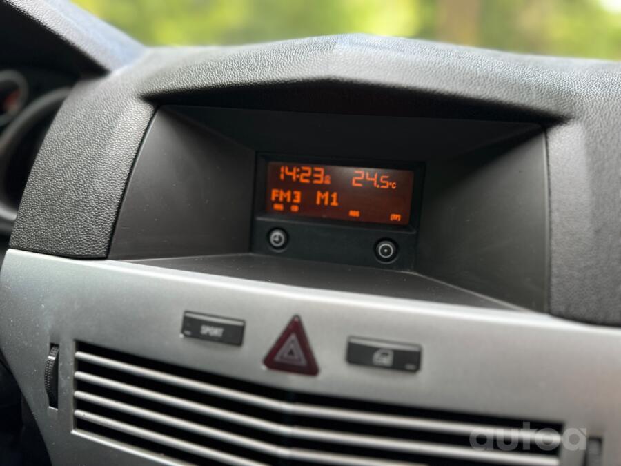 Opel Astra H Hatchback