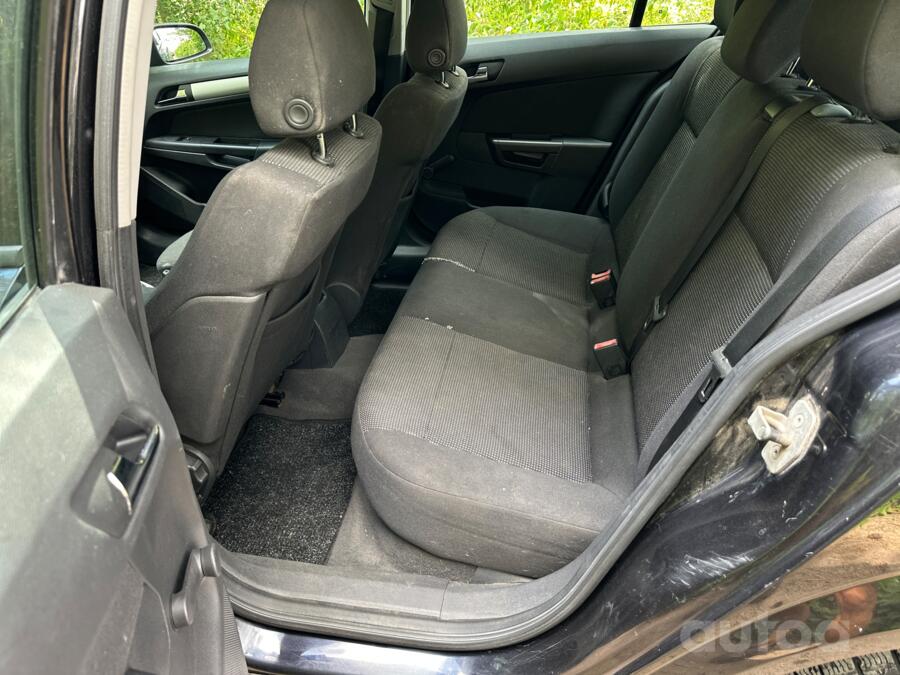 Opel Astra H Hatchback
