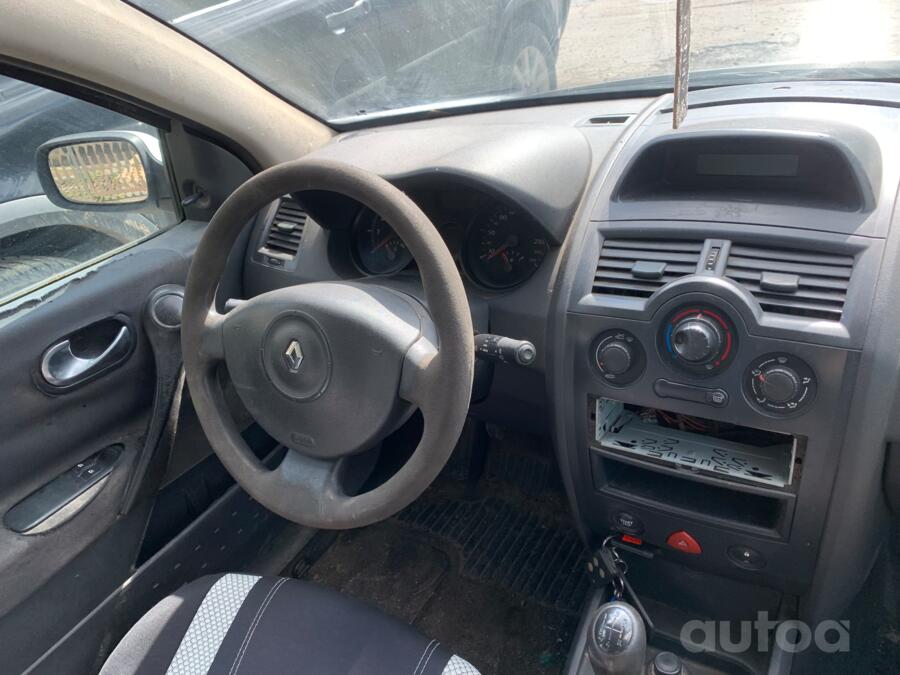 Renault Megane 2 generation [restyling] Hatchback 5-doors