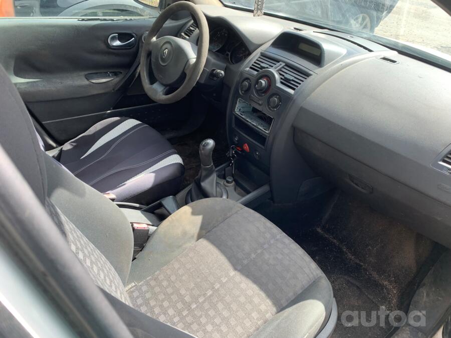 Renault Megane 2 generation [restyling] Hatchback 5-doors