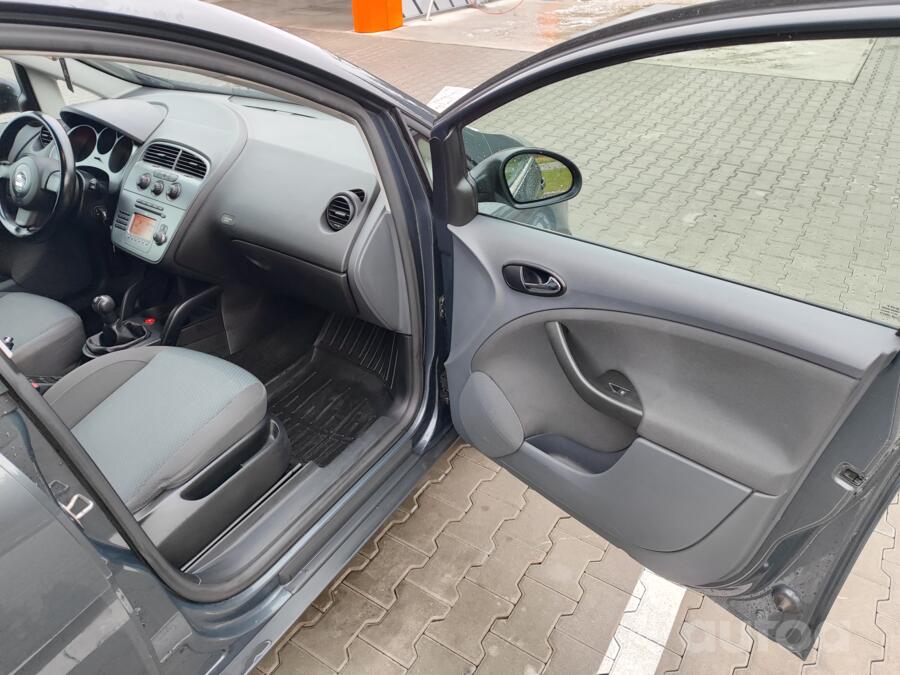 SEAT Toledo 3 generation Hatchback