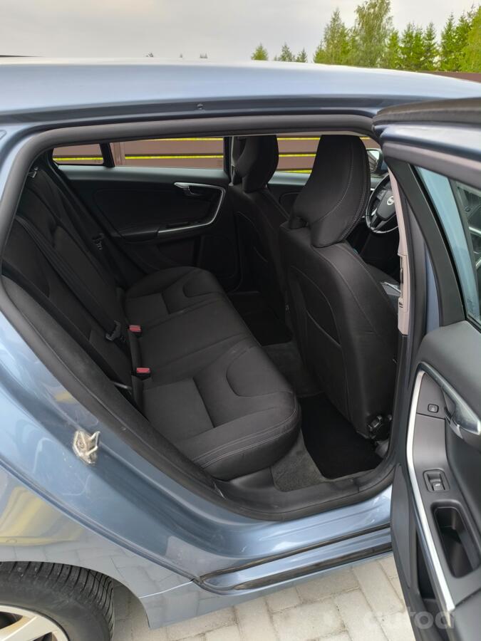 Volvo V60 1 generation [restyling] wagon 5-doors