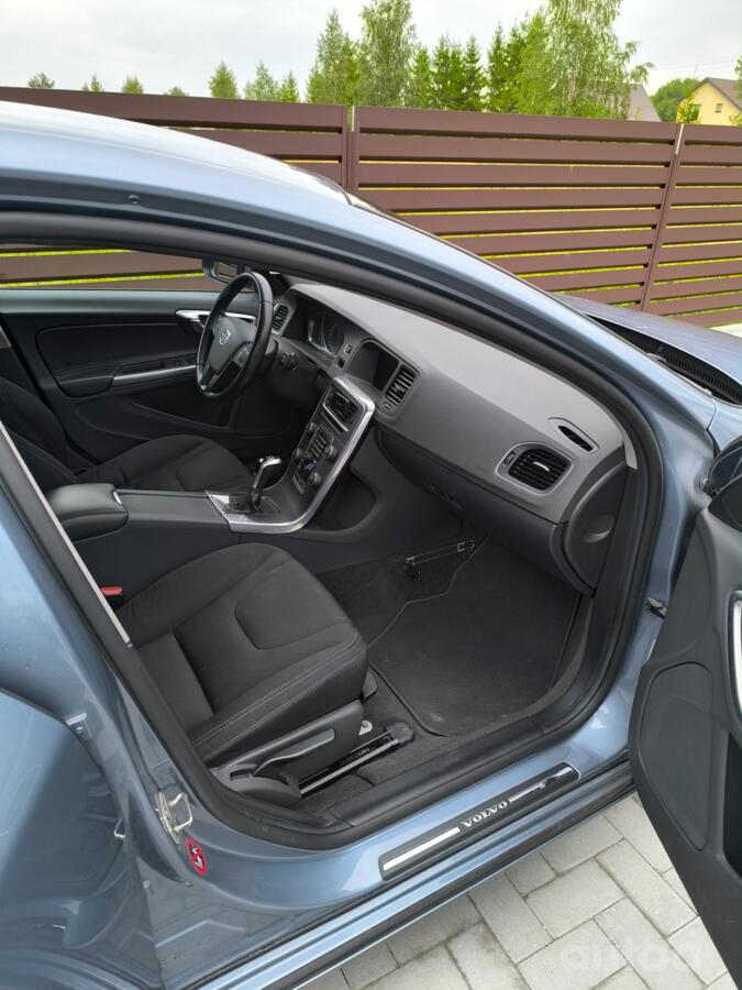 Volvo V60 1 generation [restyling] wagon 5-doors