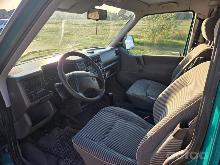 Volkswagen Caravelle T4 Minivan