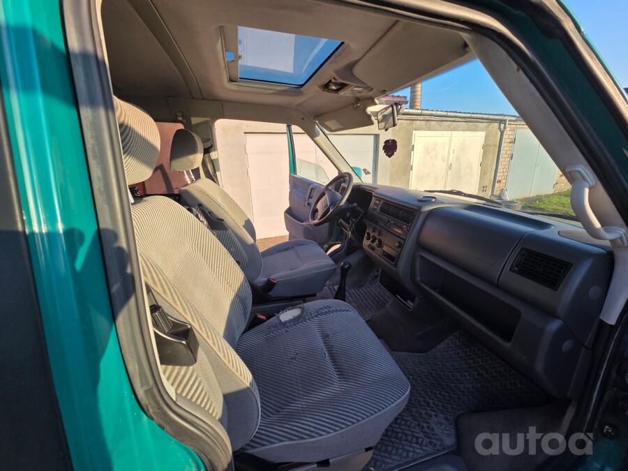 Volkswagen Caravelle T4 Minivan