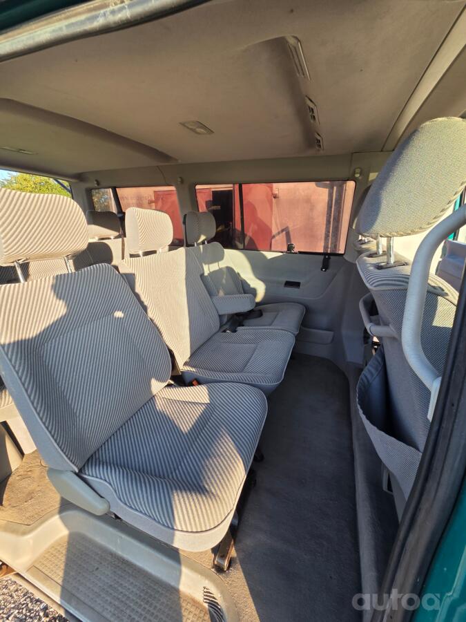 Volkswagen Caravelle T4 Minivan