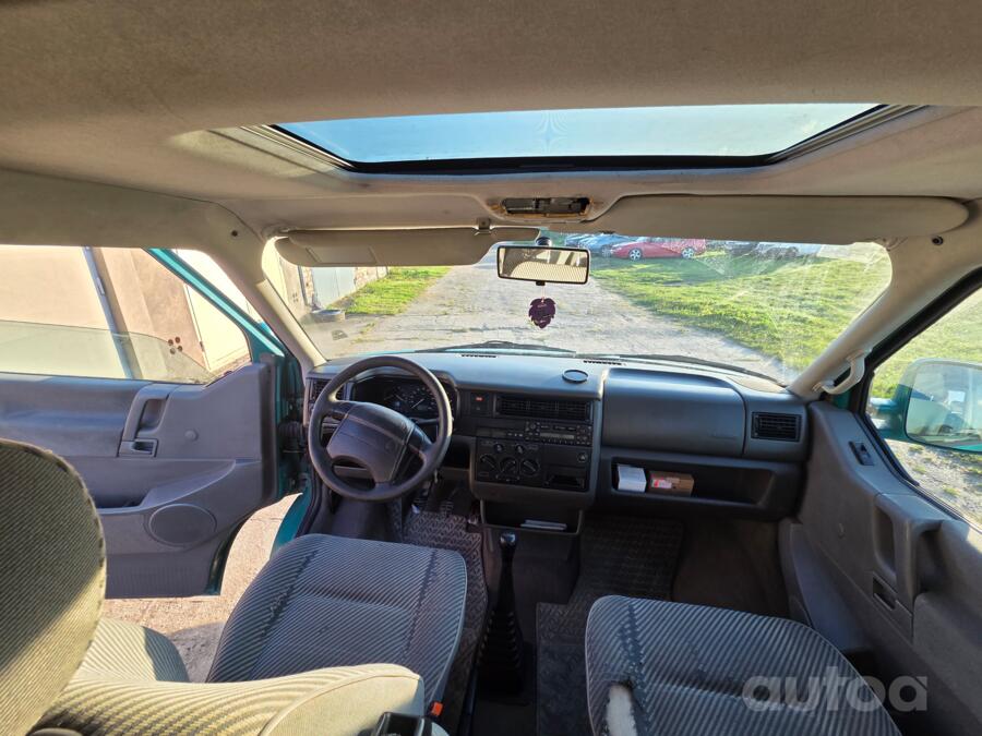 Volkswagen Caravelle T4 Minivan