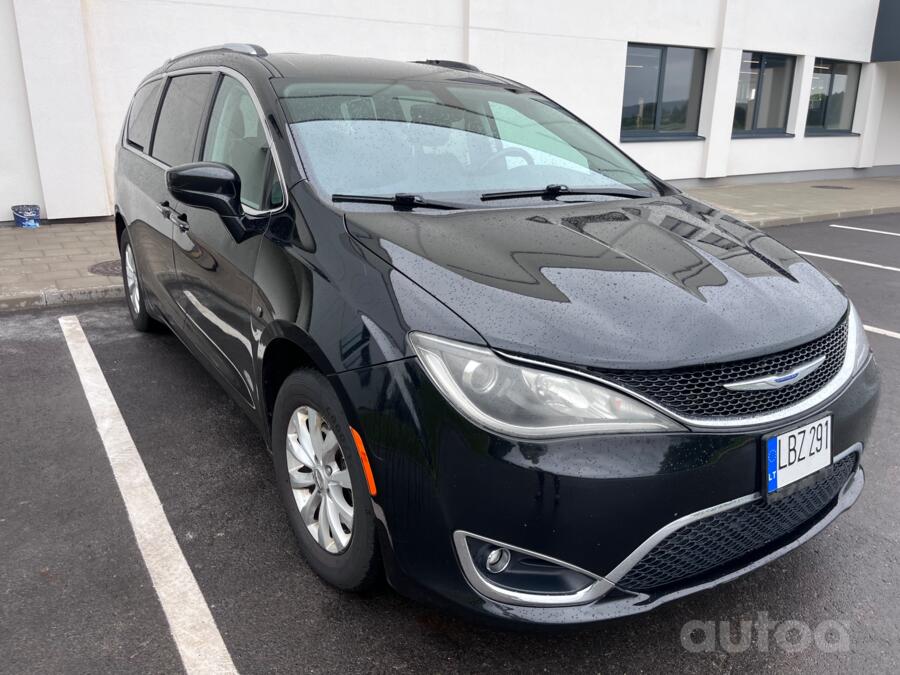 Chrysler Pacifica 2 generation Minivan