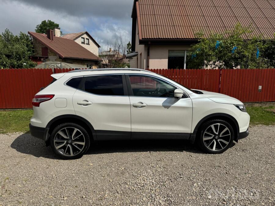 Nissan Qashqai 2 generation Crossover