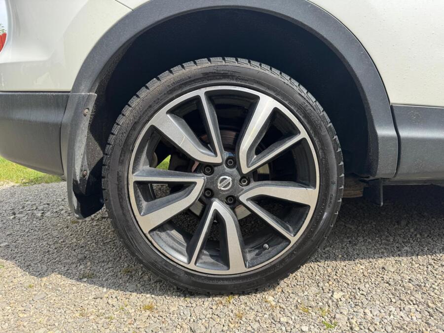 Nissan Qashqai 2 generation Crossover