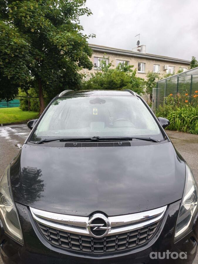 Opel Zafira Tourer 2012