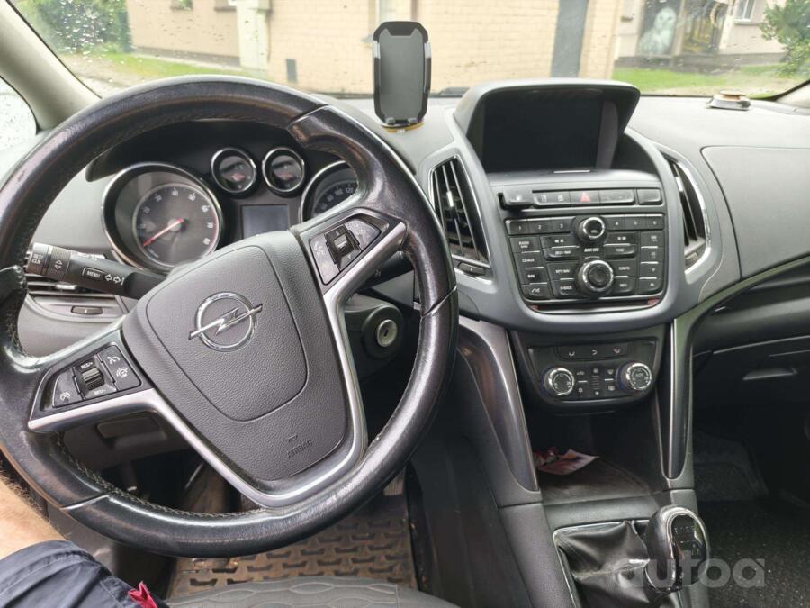 Opel Zafira Tourer 2012
