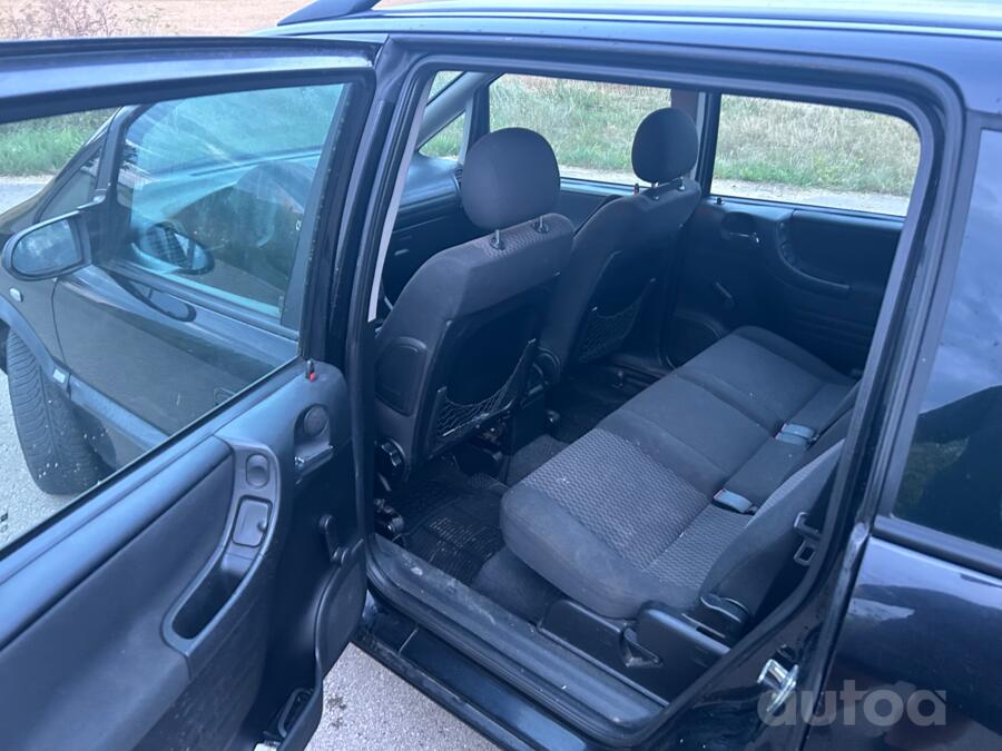 Opel Zafira A [restyling] Minivan 5-doors