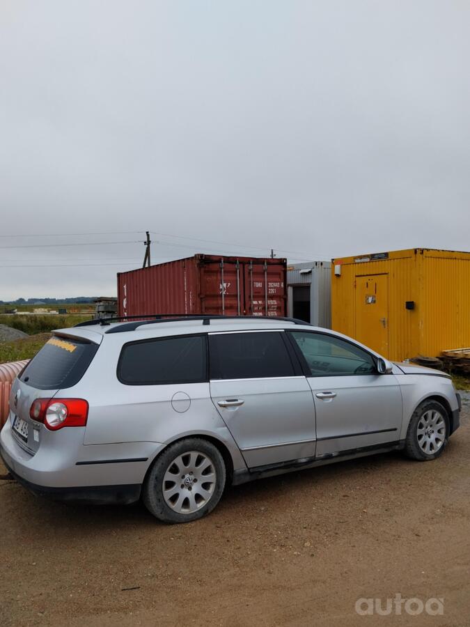 Volkswagen Passat B6 wagon 5-doors