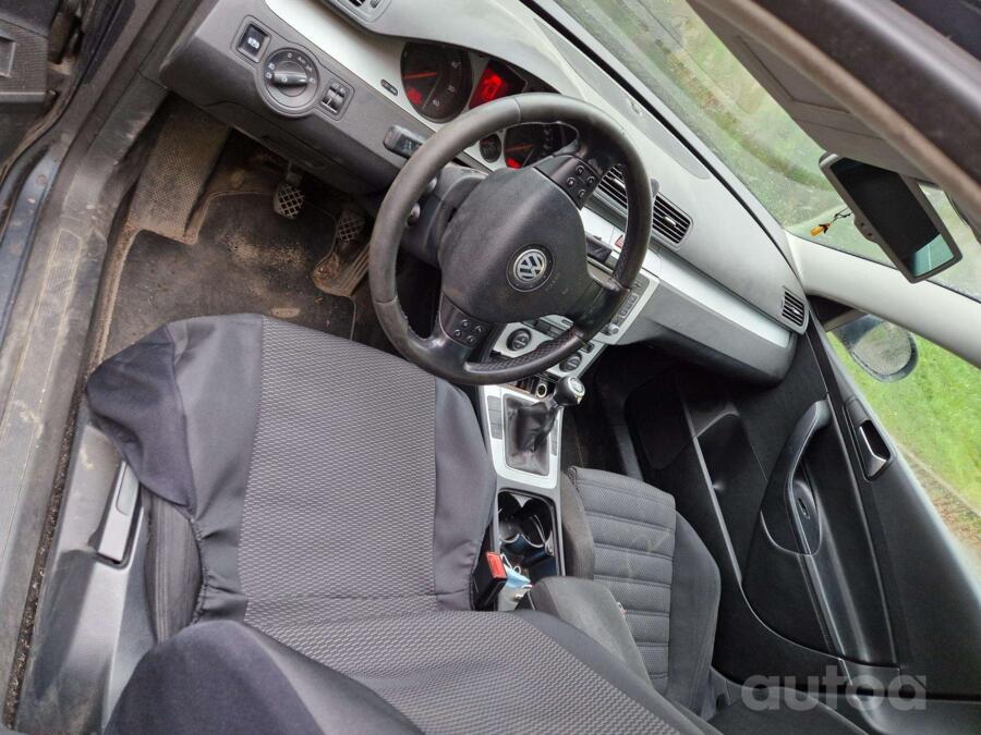Volkswagen Passat B6 wagon 5-doors