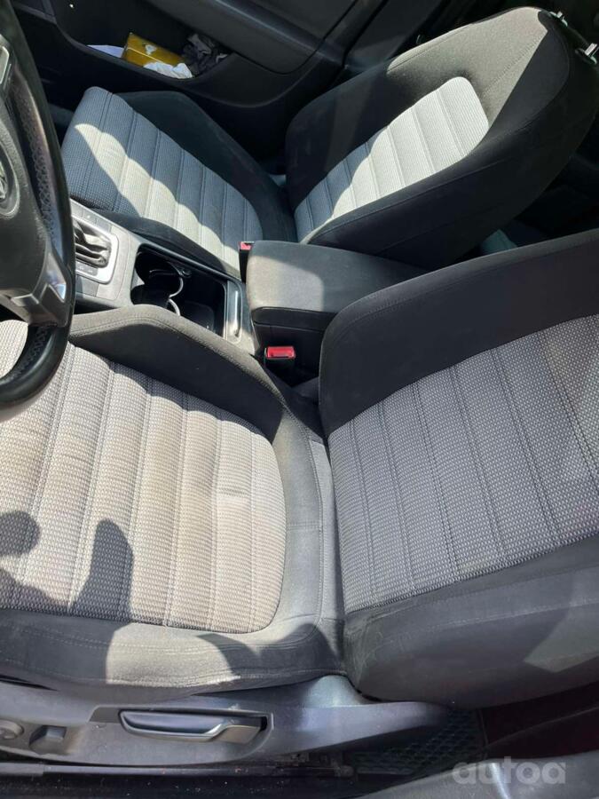 Volkswagen Passat B6 wagon 5-doors