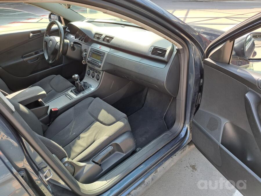 Volkswagen Passat B6 wagon 5-doors